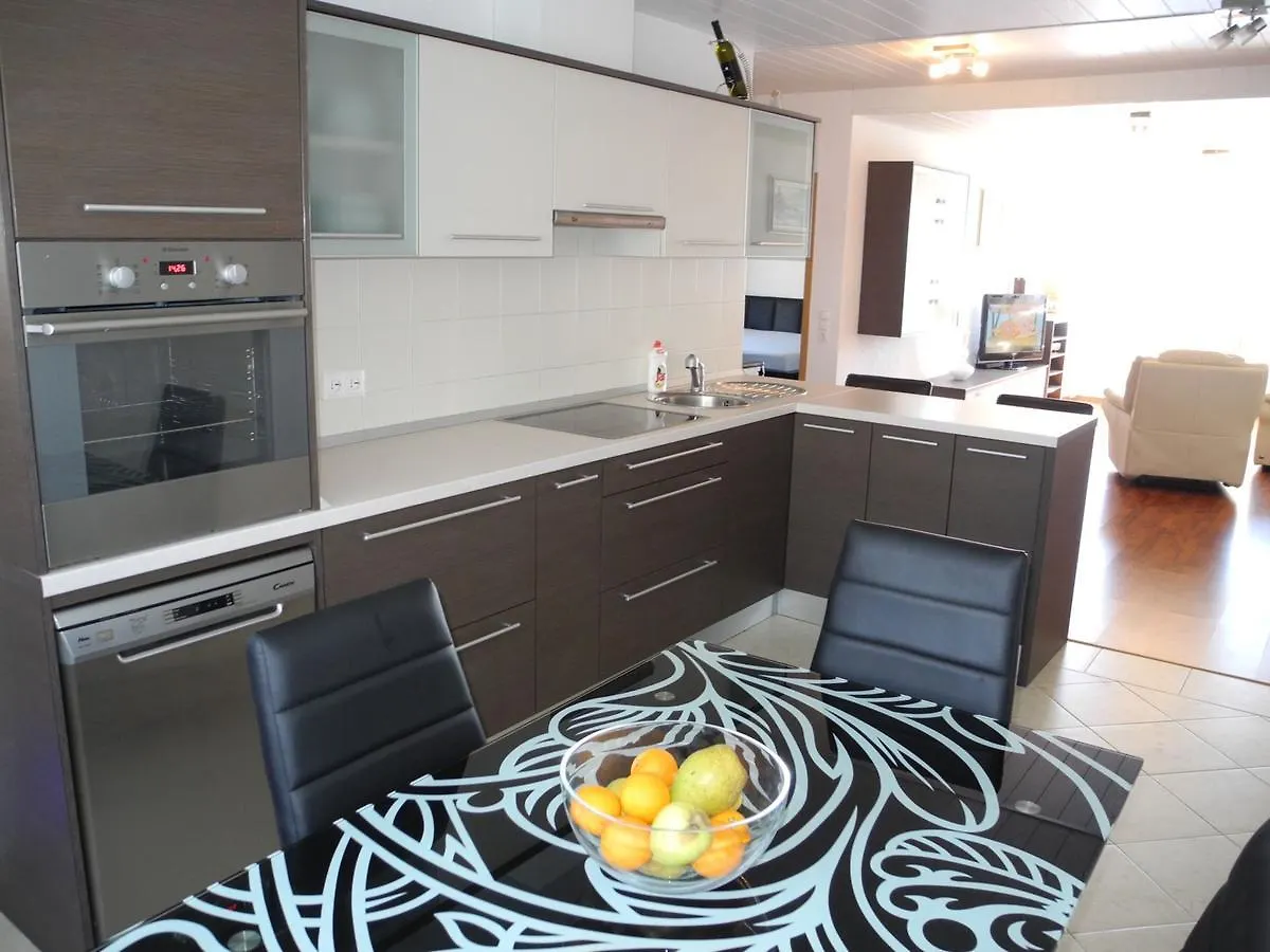 Apartment In Dramalj 5788